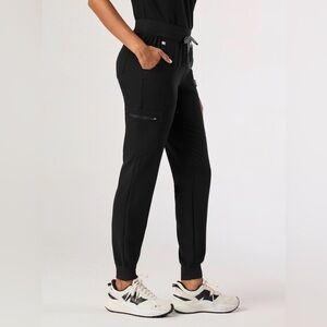 Figs Women’s Black Zamora Jogger Scrub Pants